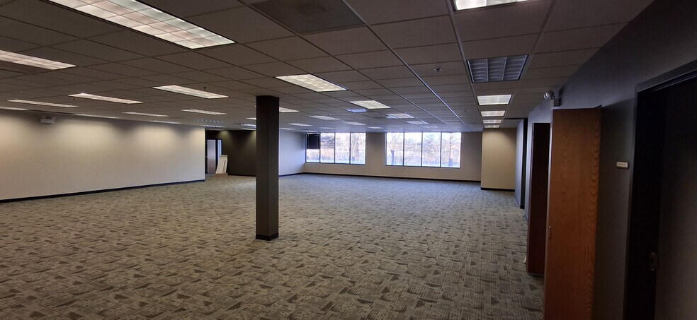 More Photos Of 18401 Maple Creek Dr, Tinley Park Medical For Lease