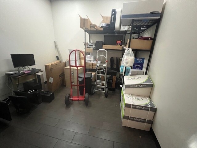 More Photos Of 220 N River St, East Dundee Freestanding For Sale