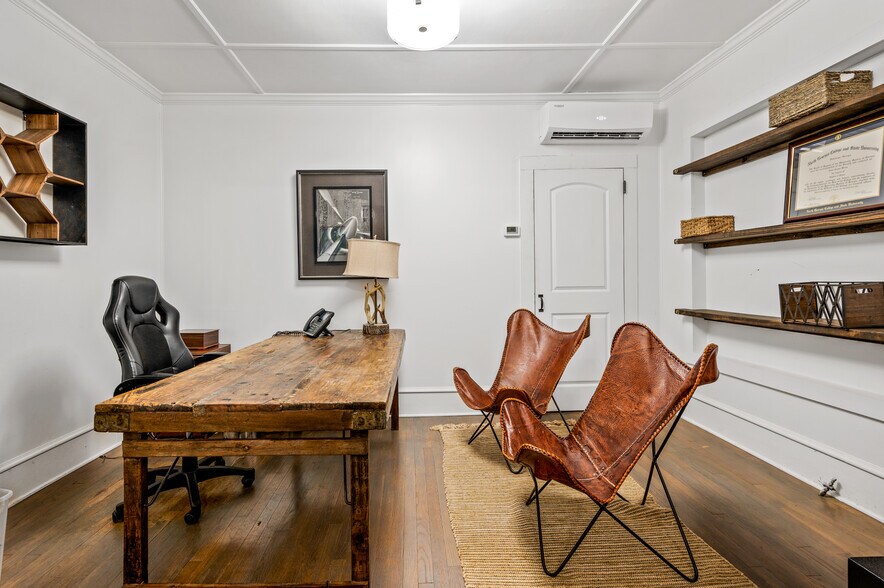 More Photos Of 27 S Park St, Dahlonega Hotel For Sale