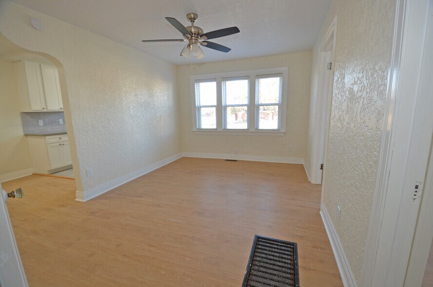 More Photos Of 1712 NW 17th St, Oklahoma City Apartments For Sale