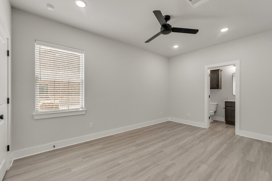 More Photos Of 514 Deacon Dr W, College Station Apartments For Sale