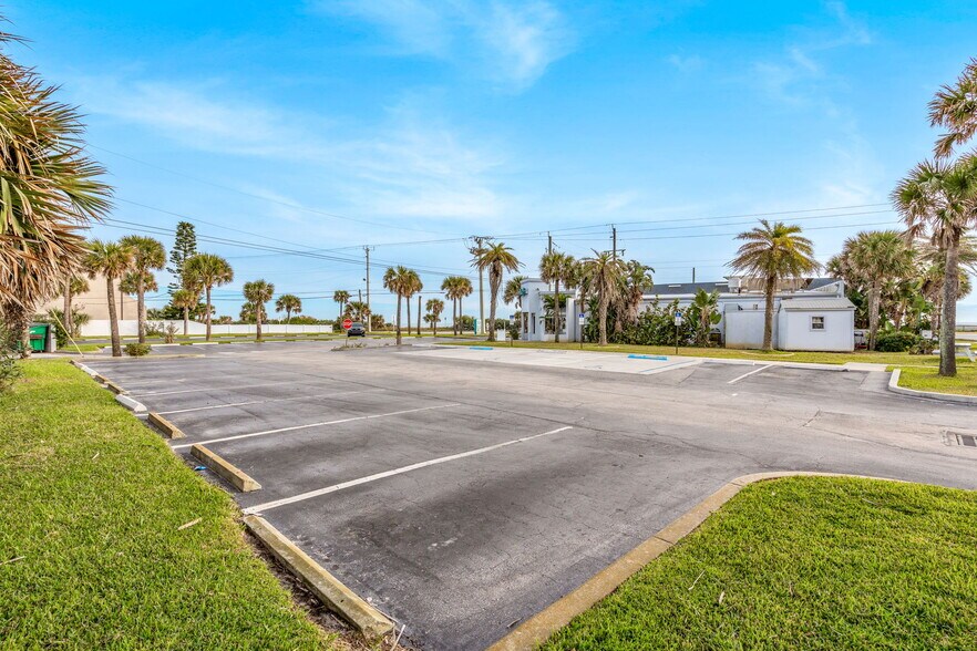 More Photos Of 1666 Ocean Shore Blvd, Ormond Beach Restaurant For Sale