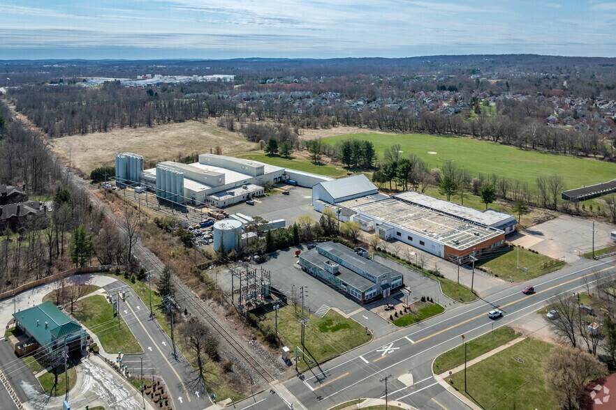 More Photos Of 54 Highway 12, Flemington Warehouse For Lease