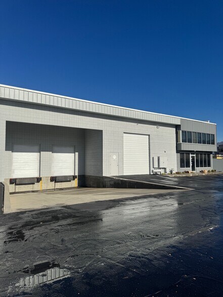 More Photos Of 3789 S 300 W, Salt Lake City Showroom For Lease