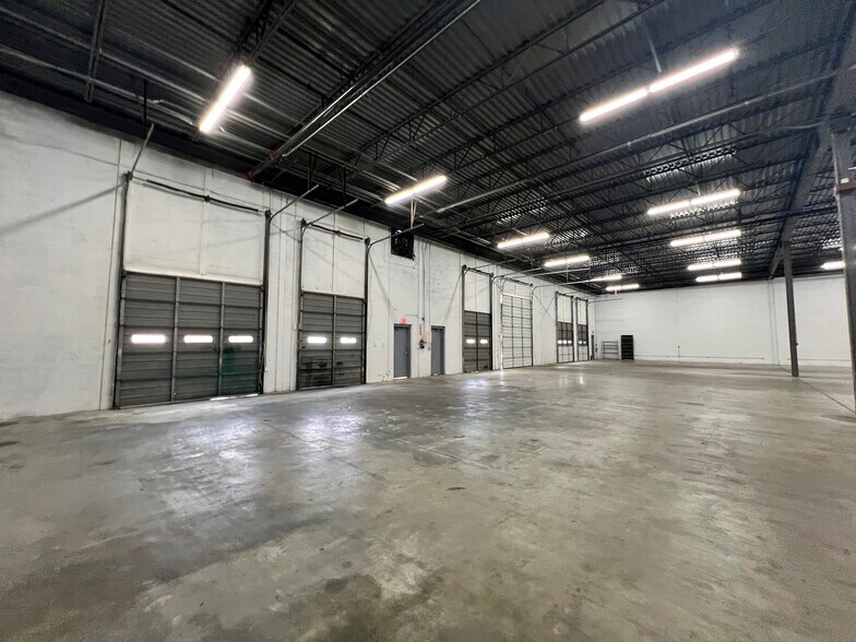More Photos Of 2575 Cobb International Blvd, Kennesaw Warehouse For Lease