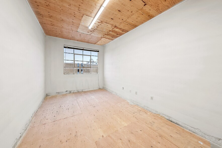 More Photos Of 619 S Fir St, Medford Refrigeration Cold Storage For Sale