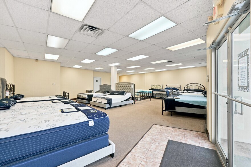 More Photos Of 3506 Memorial Ave, Lynchburg Office For Sale