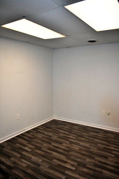 More Photos Of 859 Clayton St, Montgomery Warehouse For Sale