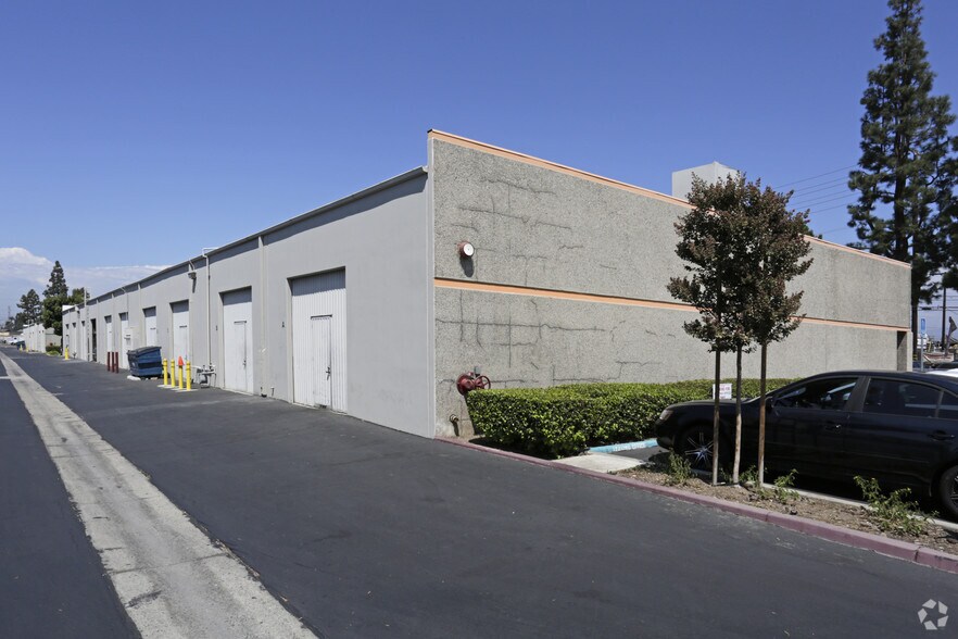 More Photos Of 1010 N Batavia St, Orange Light Distribution For Lease