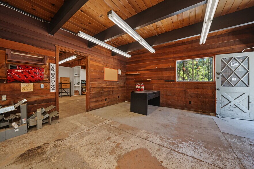 More Photos Of 1495 Linebaugh Rd, Arnold Industrial For Sale