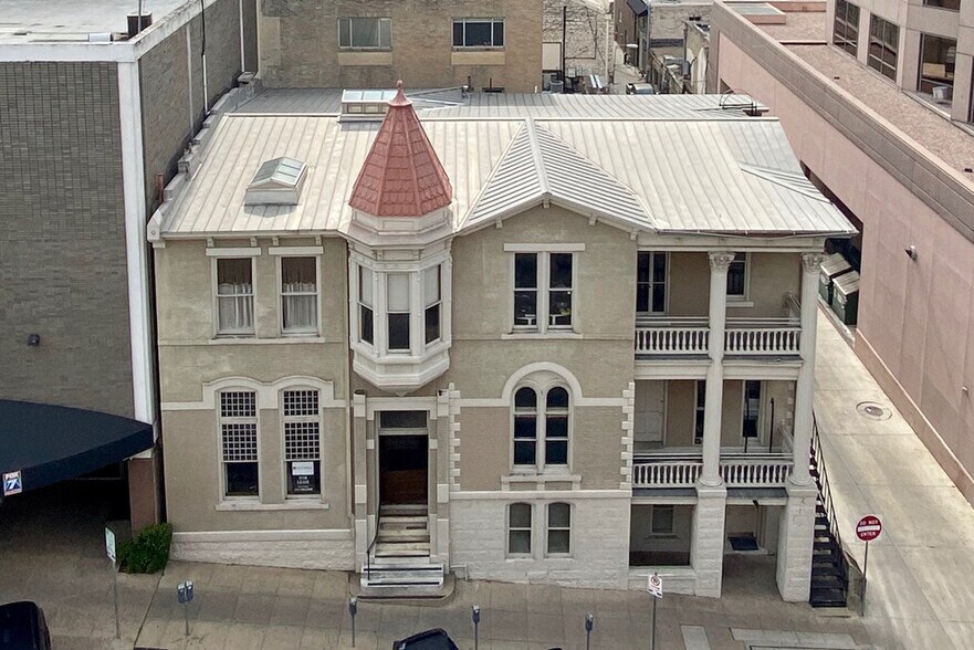 More Photos Of 109 E 10th St, Austin Loft Creative Space For Sale