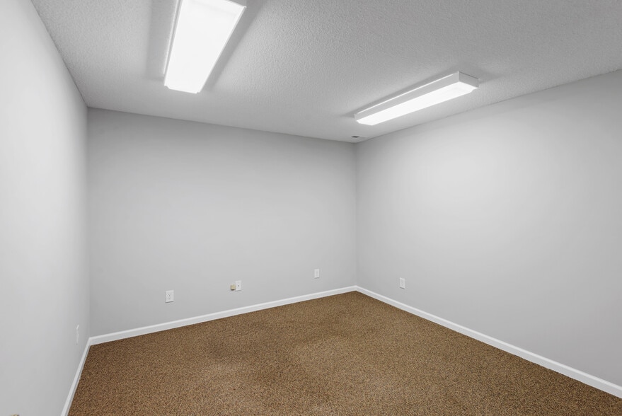 More Photos Of 3484-3490 Cameron Dr, Sanford Unknown For Lease