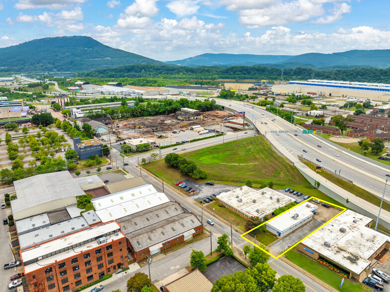 Primary Photo Of 1307 Carter St, Chattanooga Medical For Lease