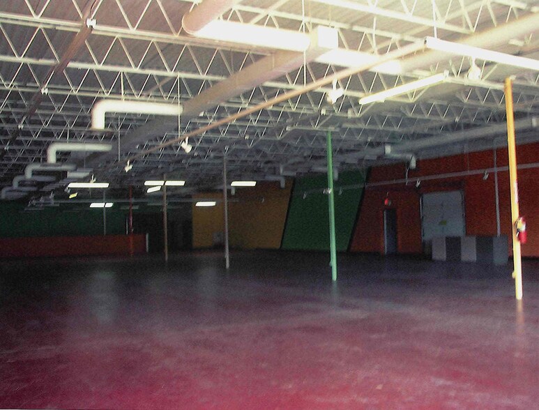 More Photos Of 1747 Maysville Ave, Zanesville Freestanding For Lease