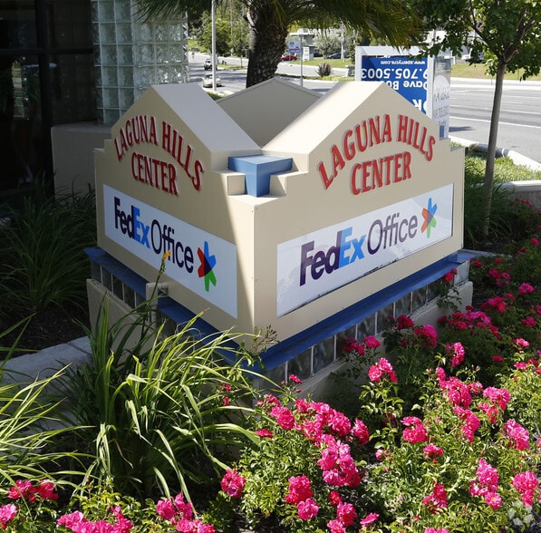 More Photos Of 22972 Moulton Pky, Laguna Hills Storefront For Lease