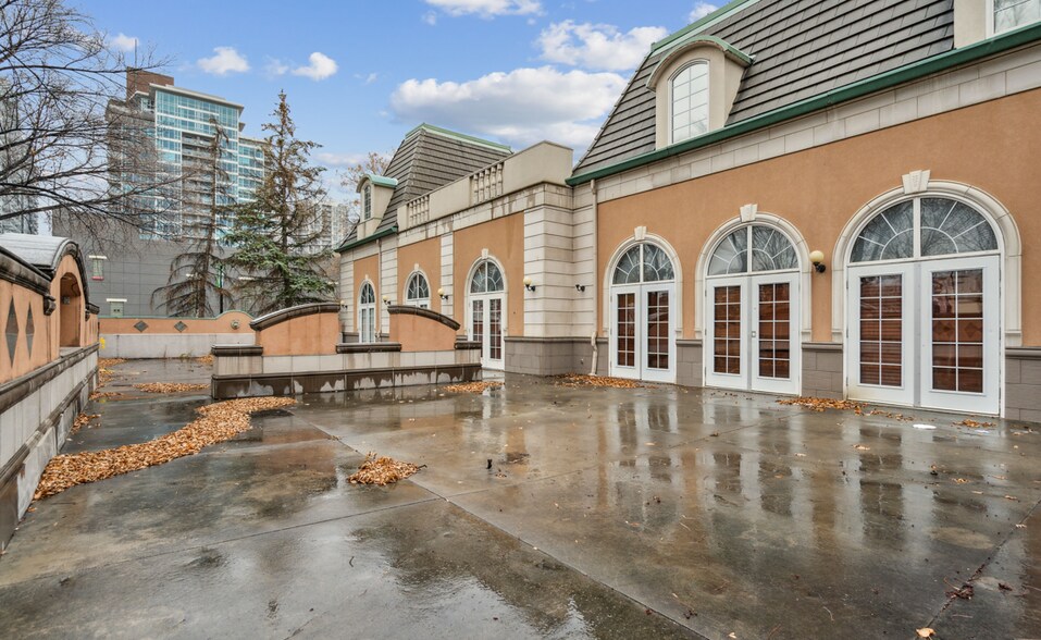 More Photos Of 139 17th Ave SW, Calgary Restaurant For Sale