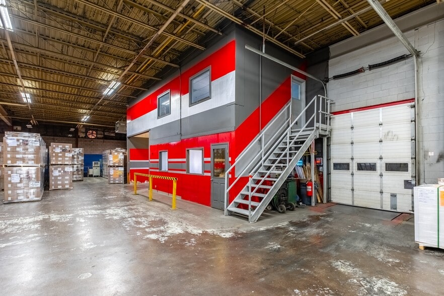 More Photos Of 101 Campbell Rd, Guelph Warehouse For Lease