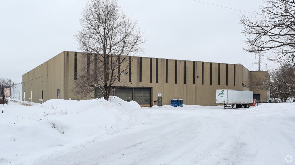 More Photos Of 5700 W Bender Ct, Milwaukee Distribution For Lease