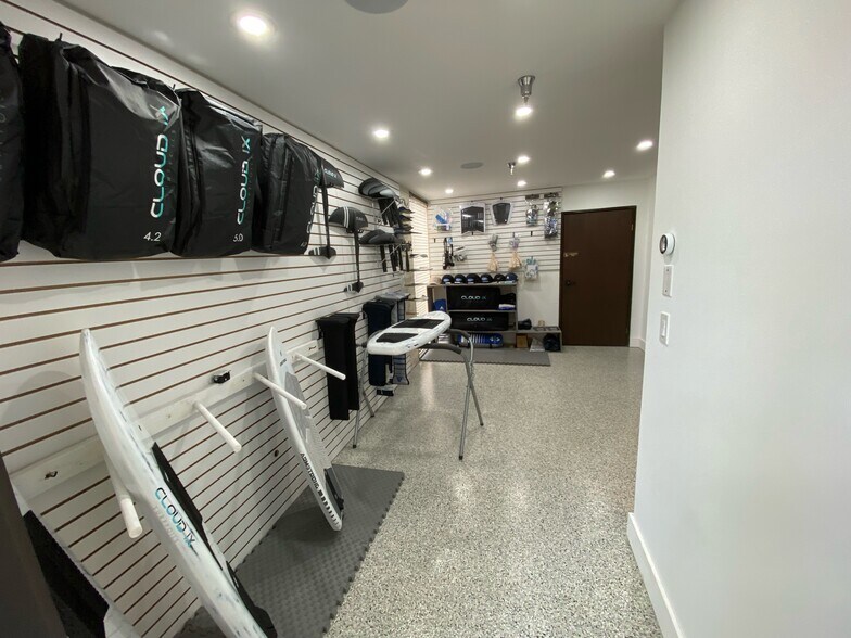 More Photos Of 4848 Colt St, Ventura Manufacturing For Sale