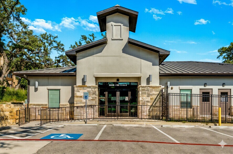 More Photos Of 27511 Interstate 10, Boerne Office For Sale