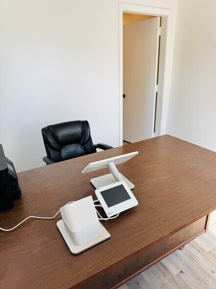 More Photos Of 602 W Madison St, Broken Arrow Self Storage For Lease