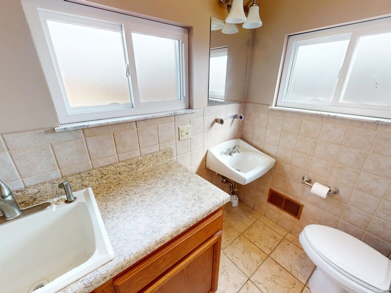 More Photos Of 689 County Road 3, Chesapeake Specialty For Sale