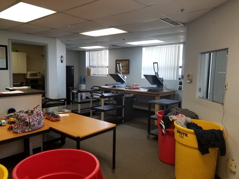 More Photos Of 1440 Church St, Bohemia Warehouse For Lease