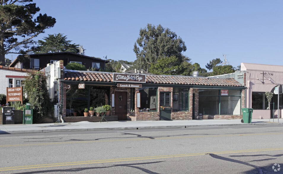 More Photos Of 111-115 Central Ave, Pacific Grove Storefront For Lease