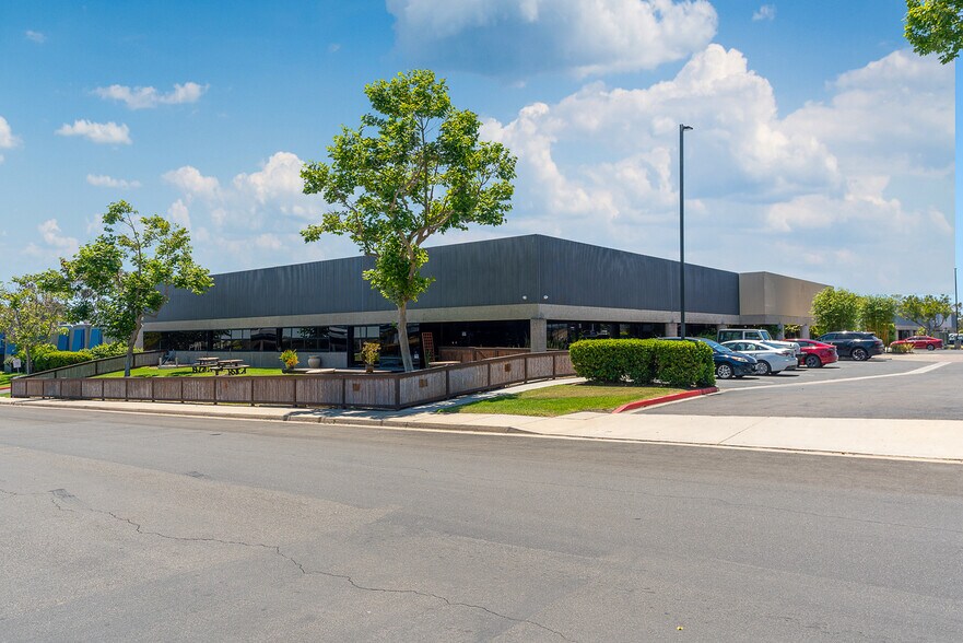 More Photos Of 6675 Mesa Ridge Rd, San Diego Office For Lease