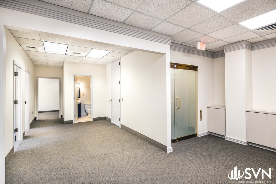 More Photos Of 155 E Main St, Lexington Office For Lease