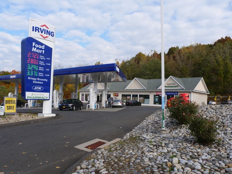 More Photos Of 1405 E Main St, Waterbury Service Station For Lease