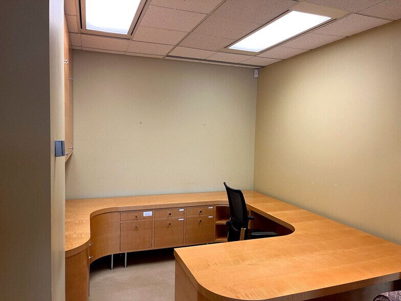 More Photos Of 999 Canada Pl, Vancouver Office For Lease