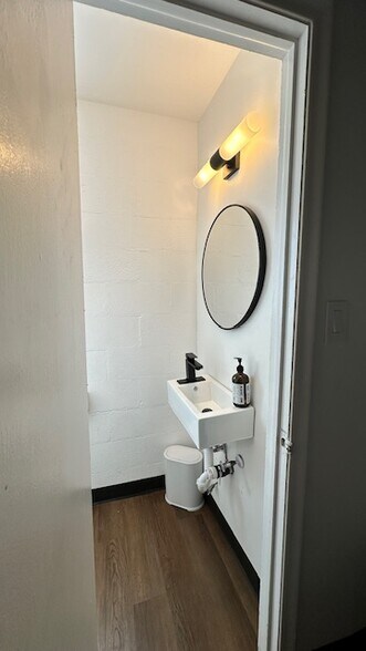 More Photos Of 2110 W 75th St, Prairie Village Unknown For Sale