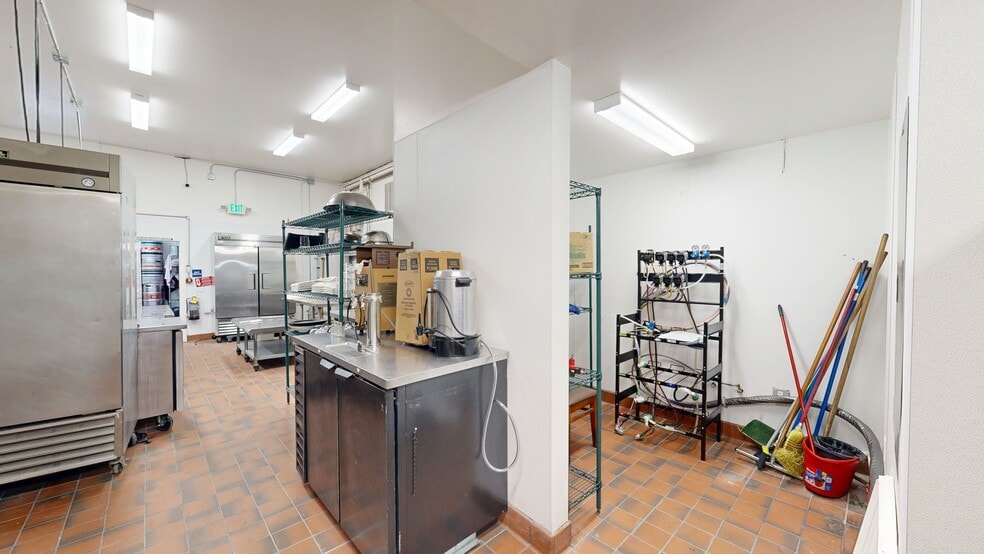 More Photos Of 355-357 Grand Ave, Oakland Storefront Retail Office For Lease