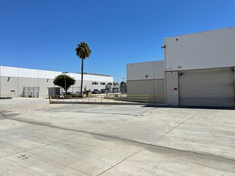 More Photos Of 6925 Atlantic Ave, Long Beach Warehouse For Lease