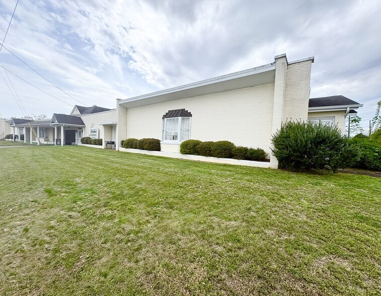 More Photos Of 2025 N Main St, Danville Religious Facility For Sale