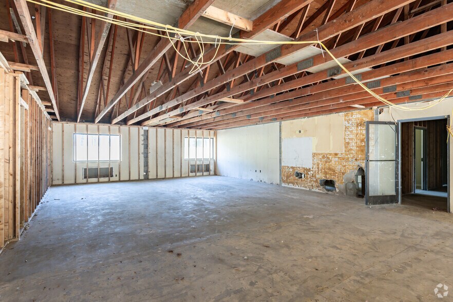 More Photos Of 950 J Clyde Morris Blvd, Newport News Hotel For Sale