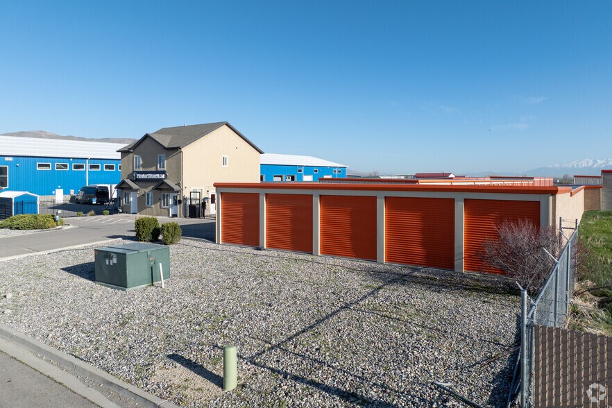 More Photos Of 992 W 170 N, Payson Self Storage For Lease