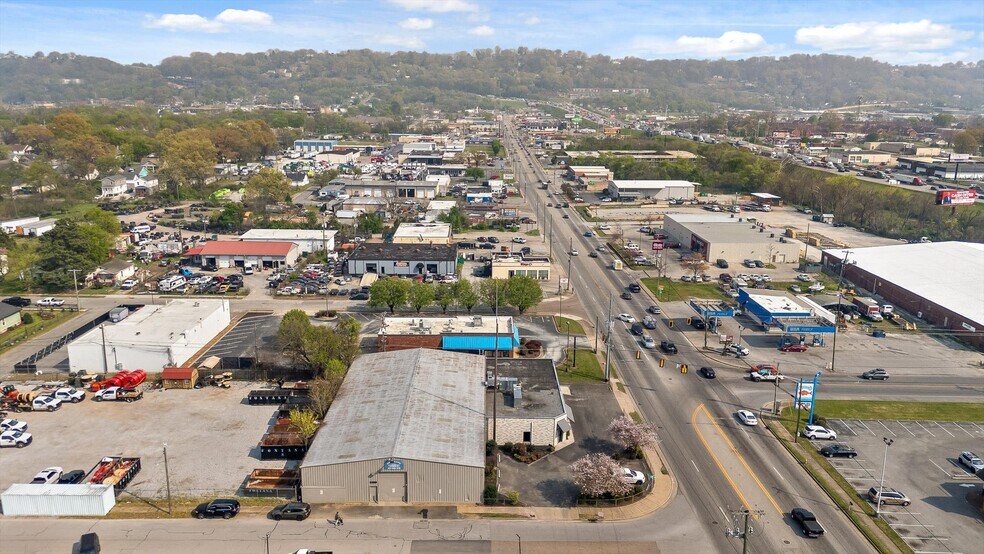 More Photos Of 1801 E 23rd St, Chattanooga Light Distribution For Lease