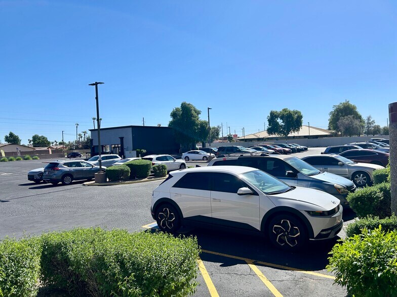 More Photos Of 9250 N 43rd Ave, Glendale Unknown For Lease