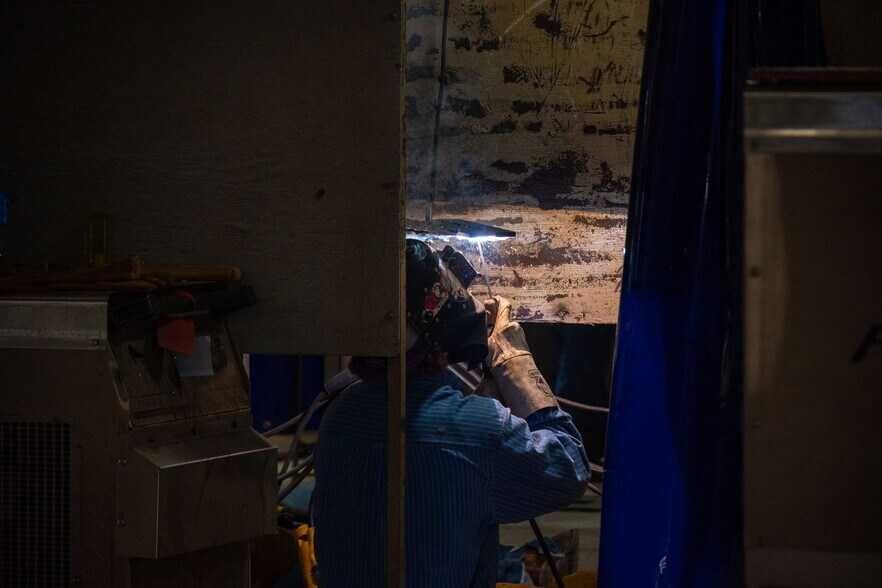 More Photos Of 222 Walcot Rd, Westlake Warehouse For Sale