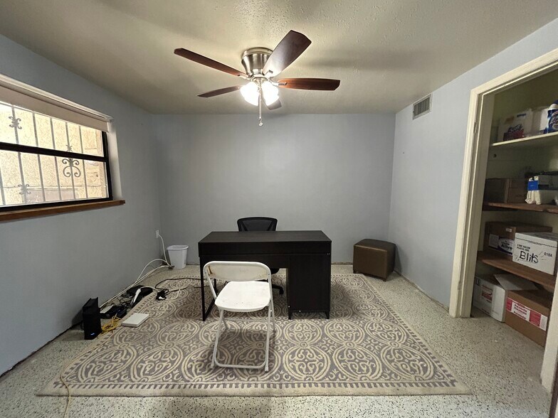 More Photos Of 6703 Massachusetts Ave, New Port Richey Showroom For Sale