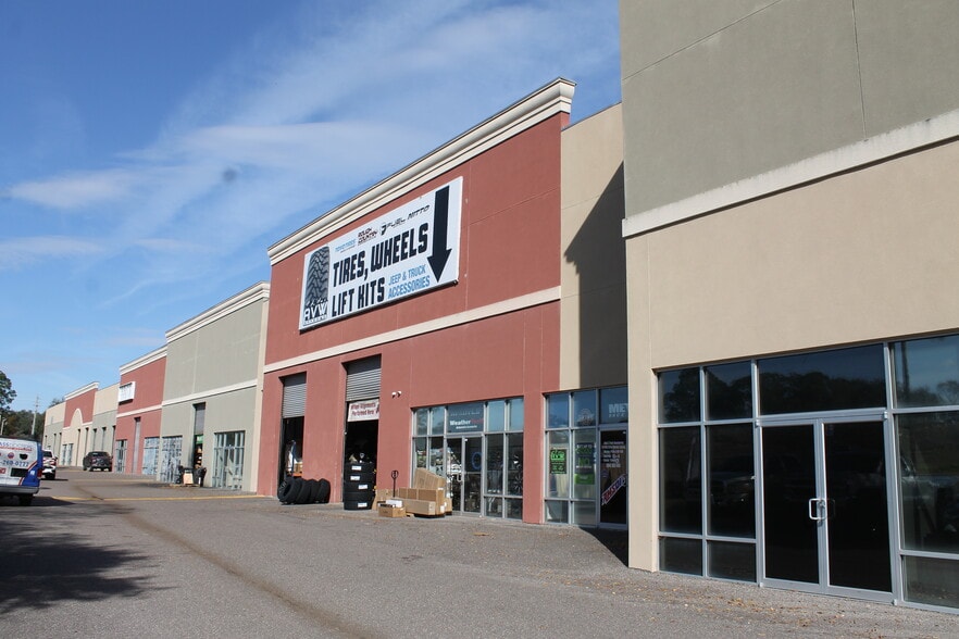 More Photos Of 7060 103rd St, Jacksonville Showroom For Lease