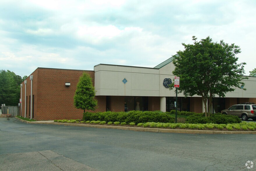 More Photos Of 3955-3979 Deep Rock Rd, Richmond Light Distribution For Lease