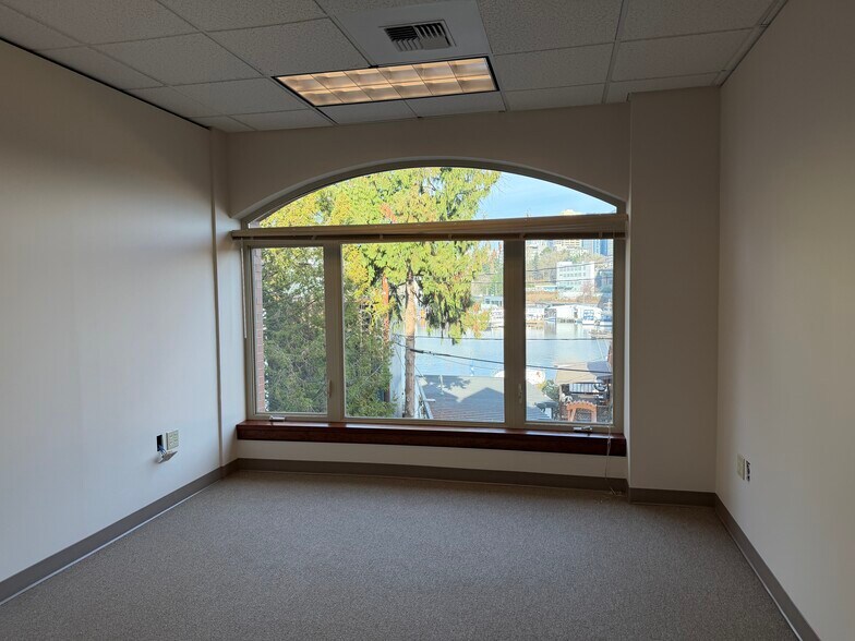 More Photos Of 3302 Fuhrman Ave E, Seattle Office For Lease