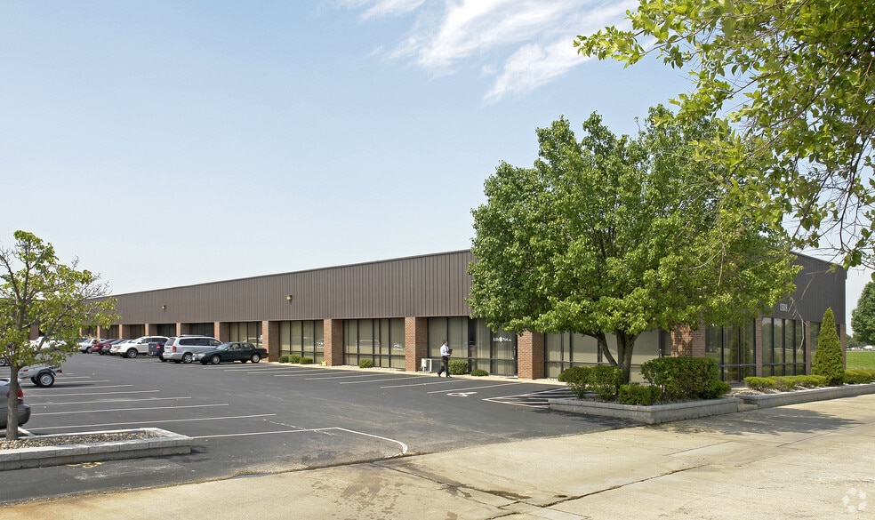 More Photos Of 18118 Chesterfield Airport Rd, Chesterfield Light Distribution For Lease