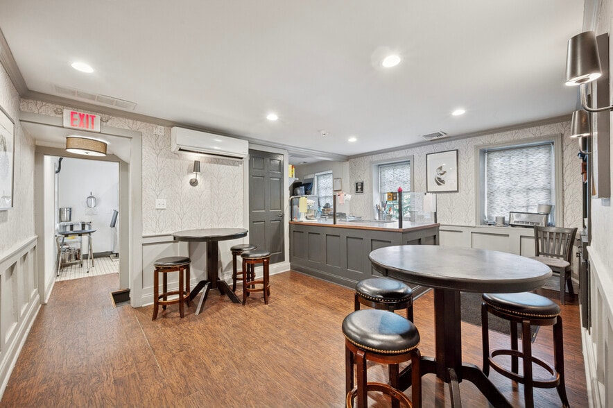 More Photos Of 7402 Germantown Ave, Philadelphia Restaurant For Lease