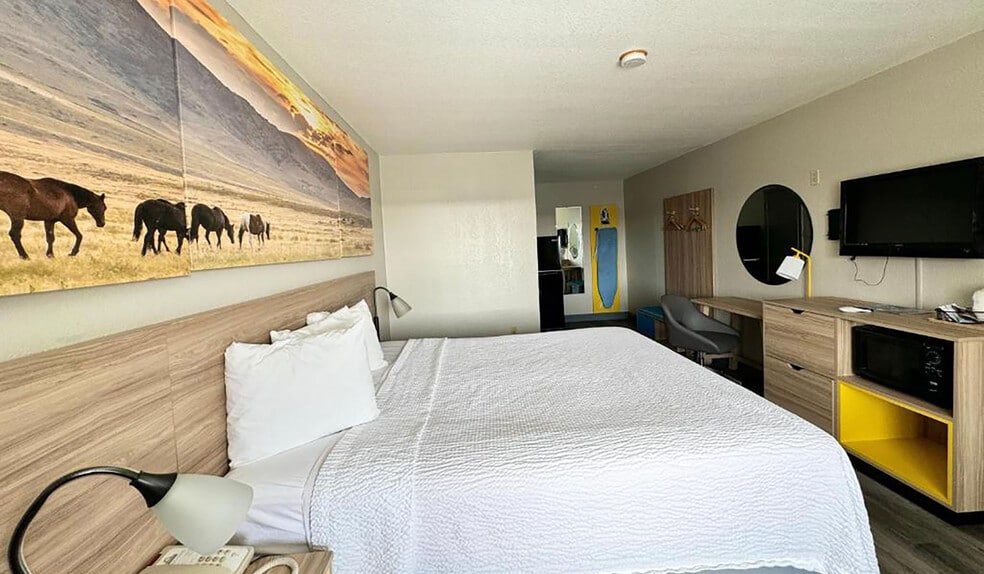 More Photos Of 600 E Broadway St, Van Horn Hotel For Sale