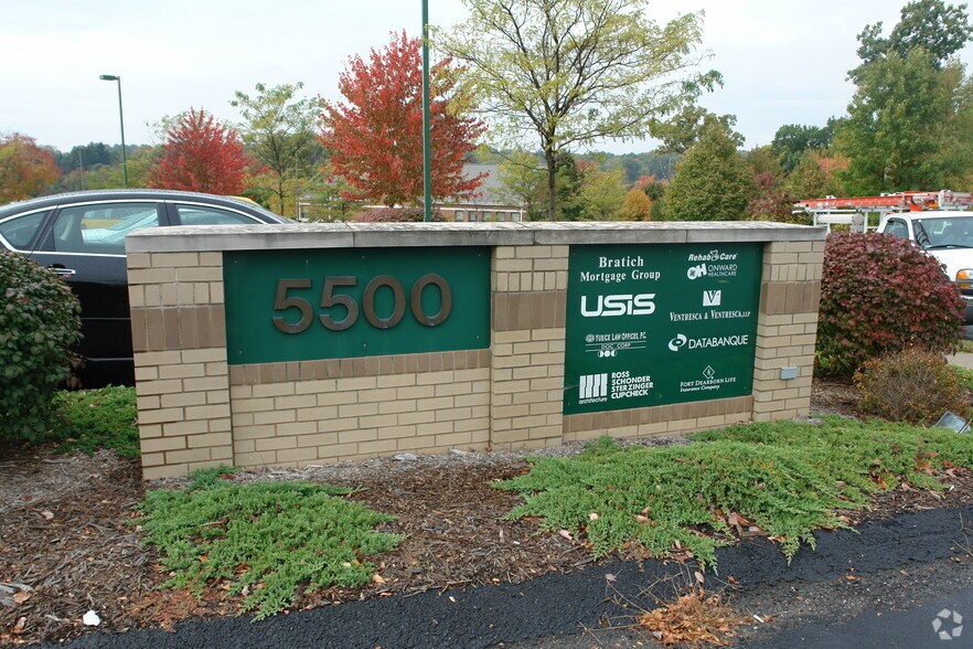 More Photos Of 5500 Brooktree Rd, Wexford Medical For Lease