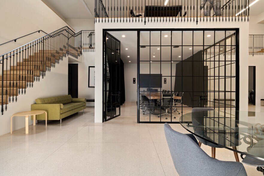 Primary Photo Of 7207 Melrose Ave, Los Angeles Storefront Retail Office For Lease